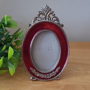 VINTAGE 1989 Red Enamel and Gold Tone Oval Picture Frame